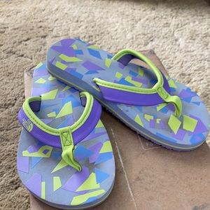LN The North Face 11C/Toddler flip flops